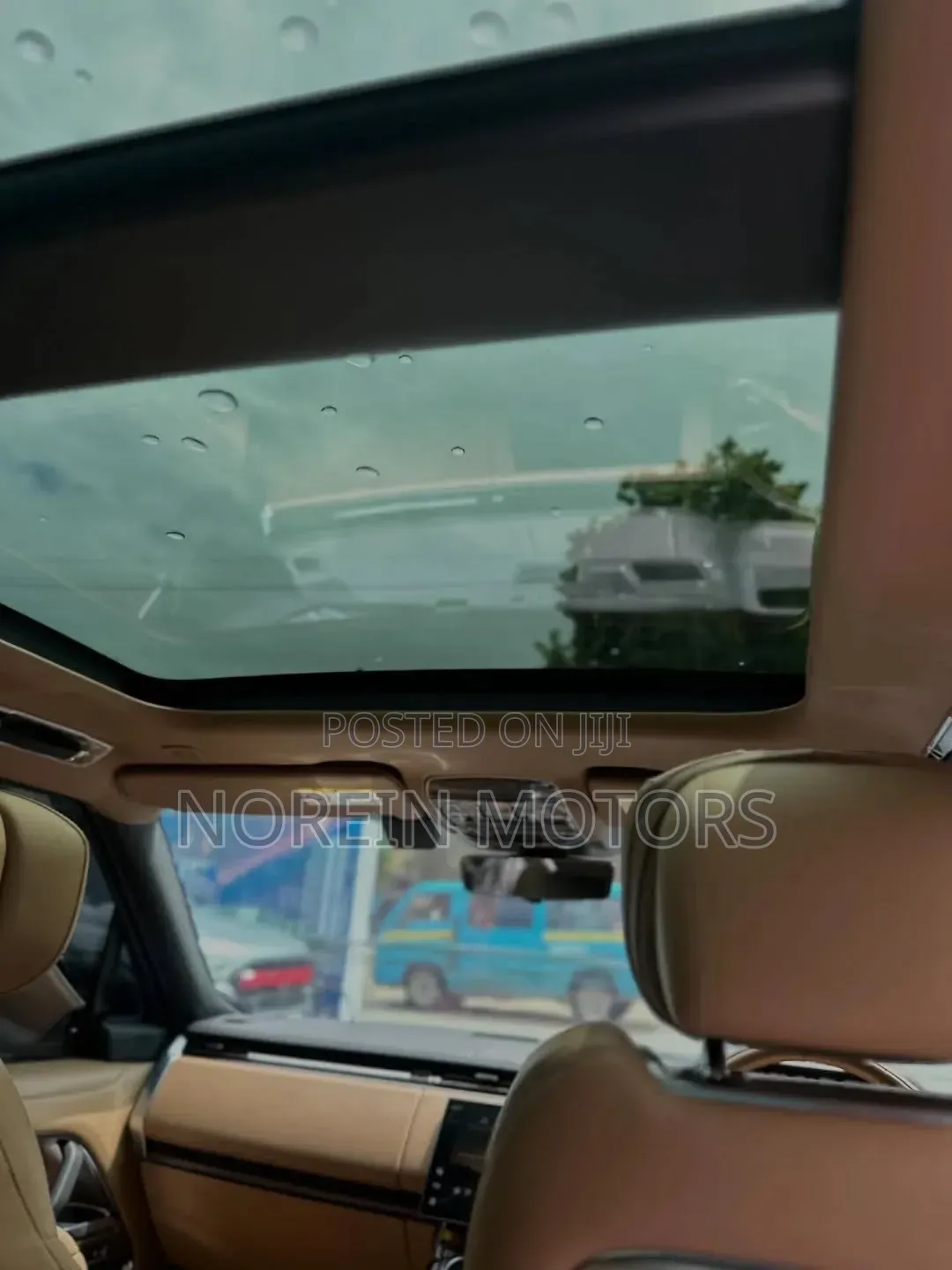 Land Rover Range Rover Vogue 2022 Gold