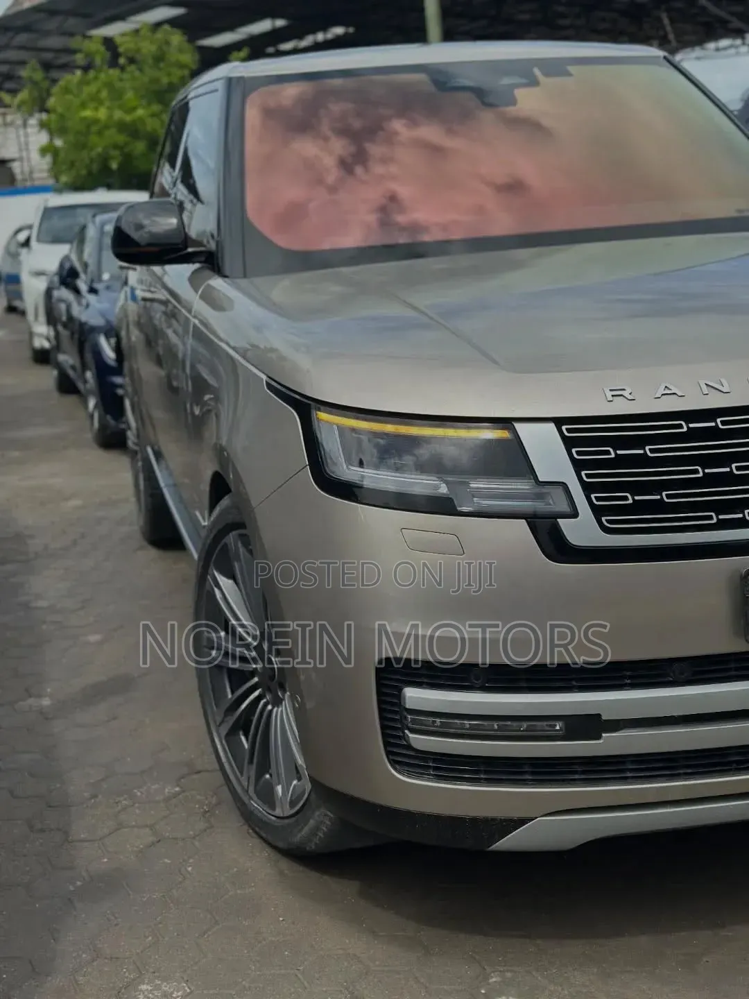Land Rover Range Rover Vogue 2022 Gold