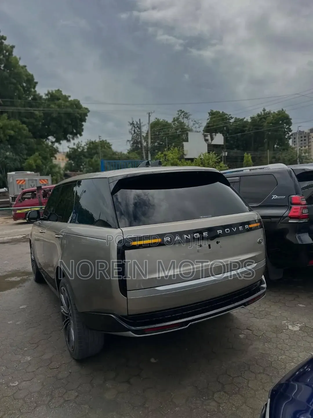 Land Rover Range Rover Vogue 2022 Gold