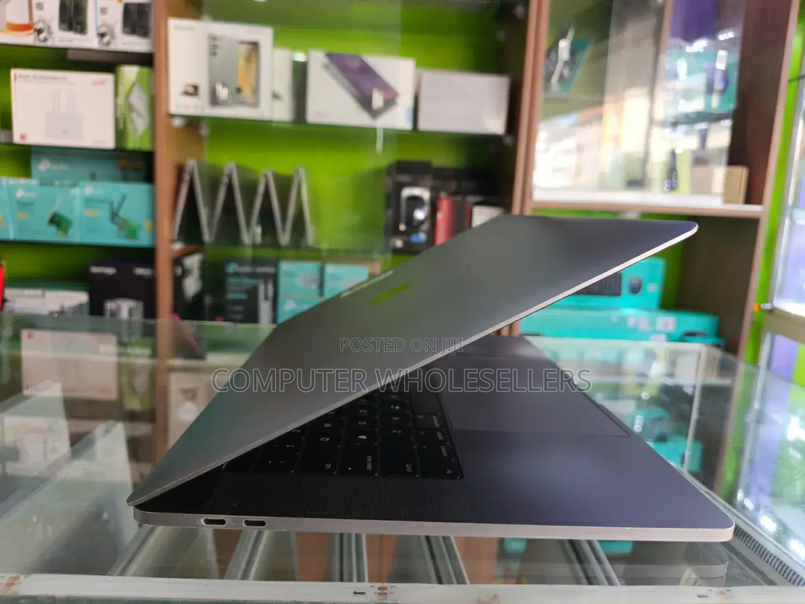 Laptop Apple MacBook 16GB Intel Core i7 SSD 512GB