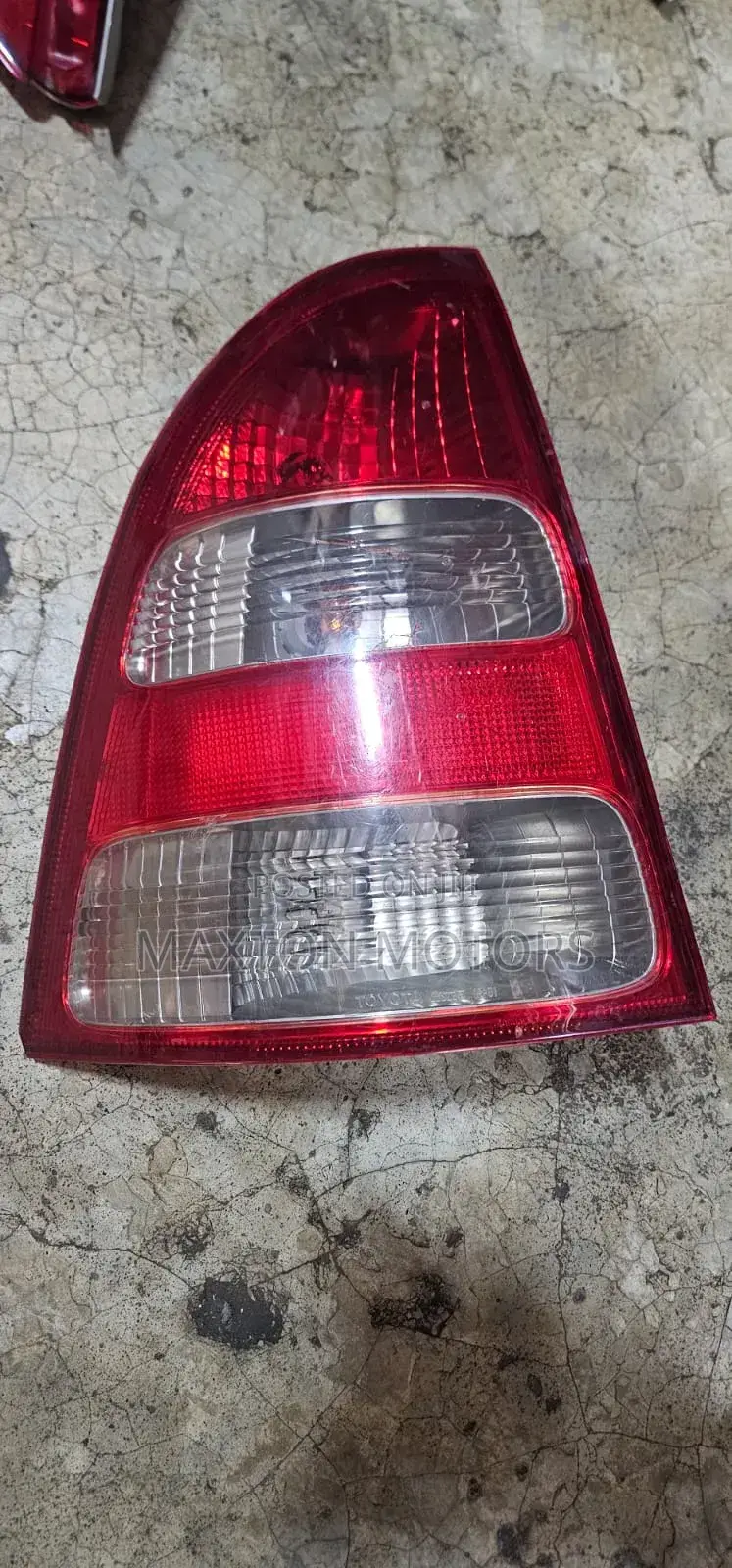 Fielder 121 2002 Model Tail Light