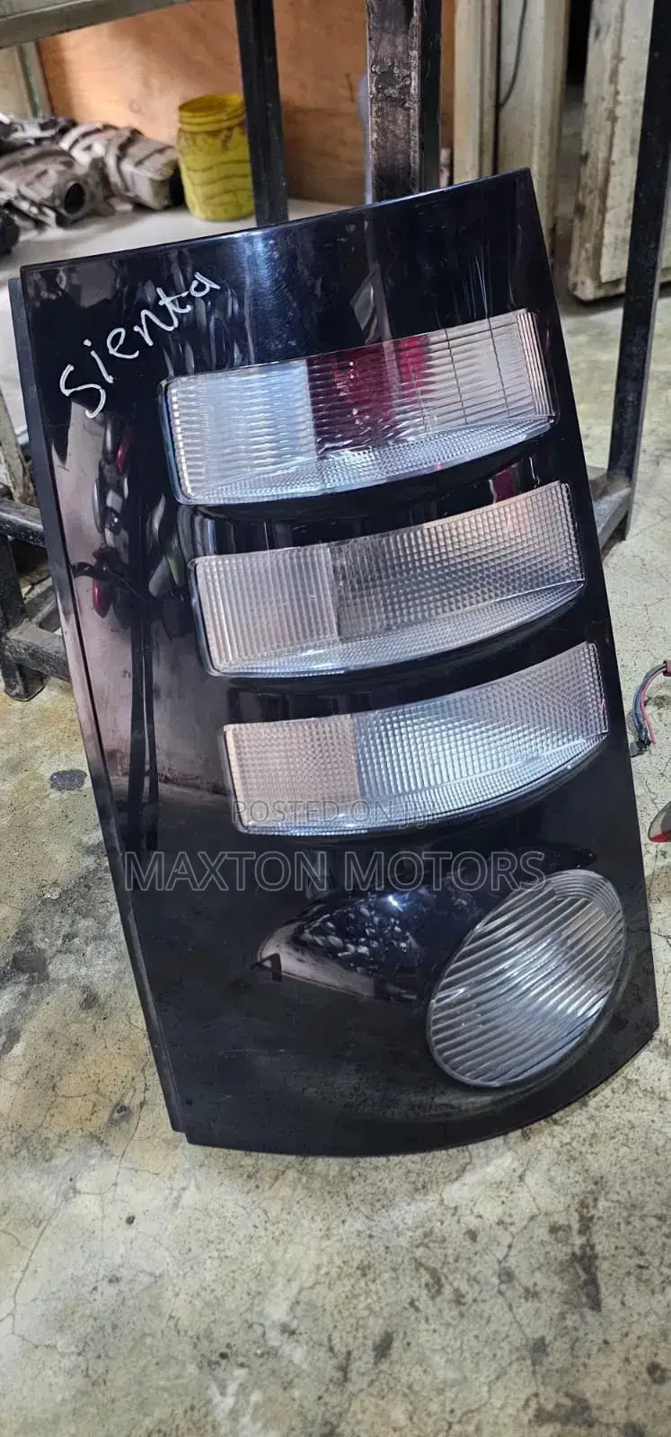 Toyota Sienta Taillight 2008