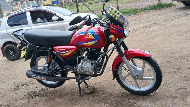 Bajaj Boxer 125 2025 Red - thumbnail 4