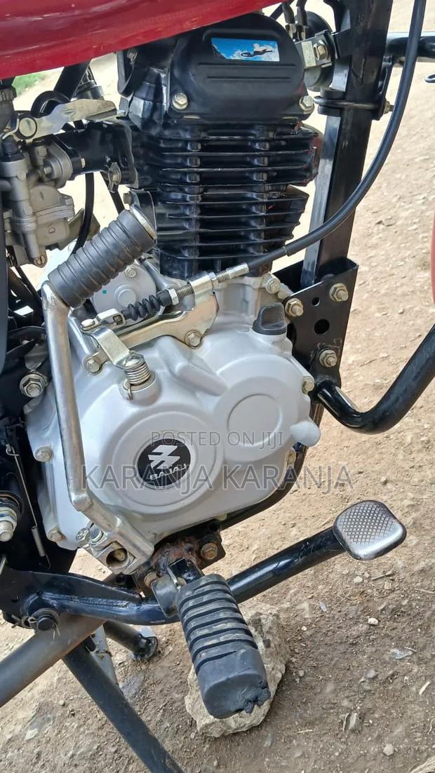 Bajaj Boxer 125 2025 Red - thumbnail 5