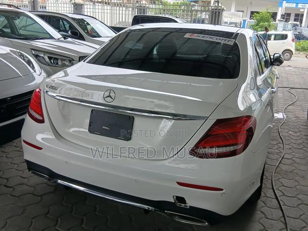 Mercedes-Benz E200 2020 White - thumbnail 4