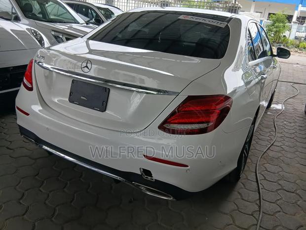 Mercedes-Benz E200 2020 White - thumbnail 5