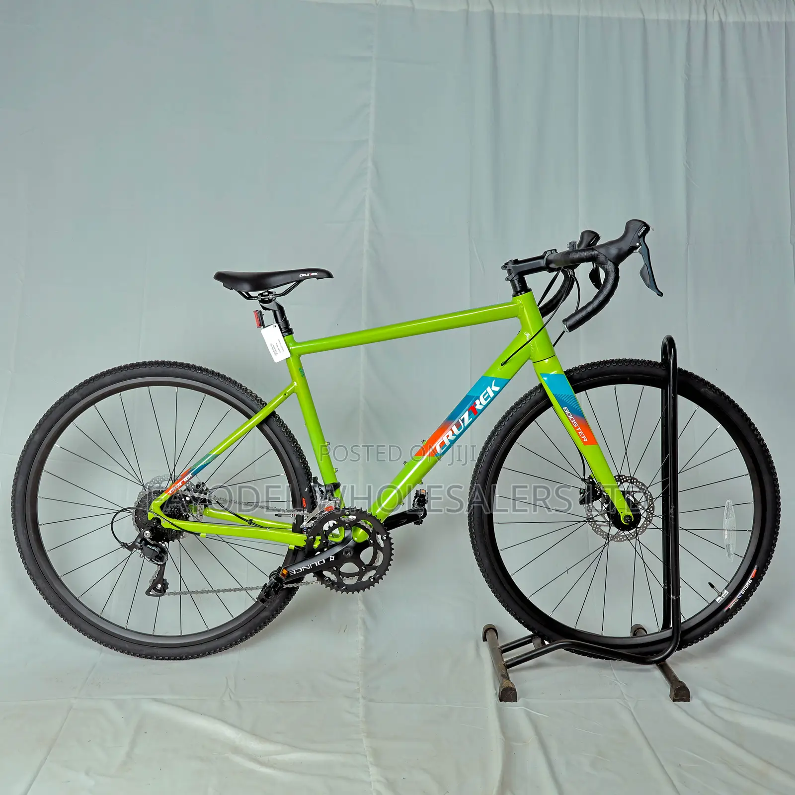 Cruztek 700c Bicycle – Comfortable Ride With Sleek Design