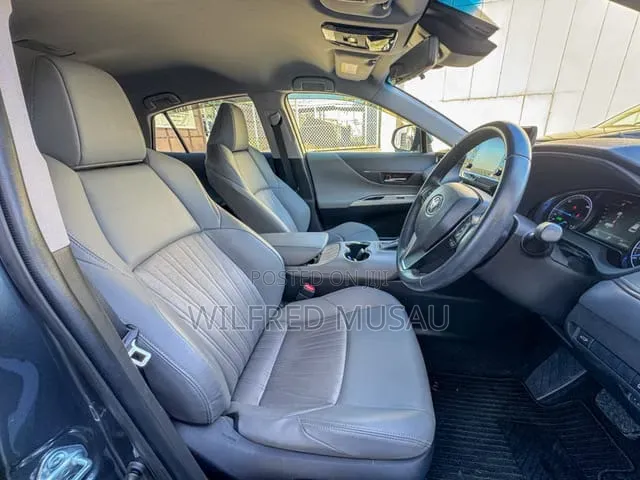 Toyota Harrier 2.5 Hybrid 2020 Gray