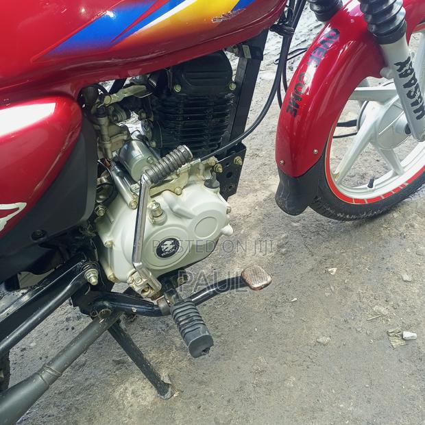 Bajaj Boxer 125 2024 Red - thumbnail 5