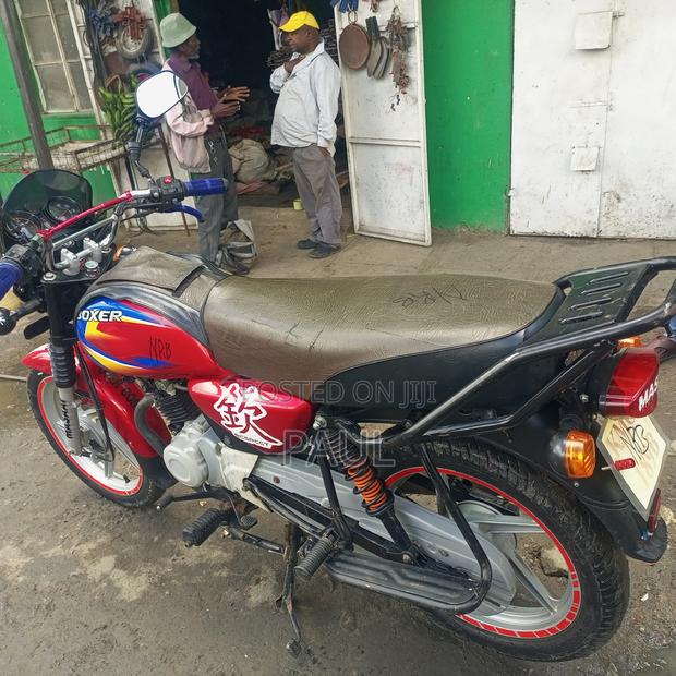 Bajaj Boxer 125 2024 Red - thumbnail 2
