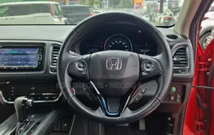 Honda Vezel 2020 Red
