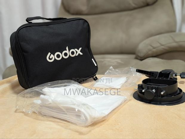 Godox 60x60cm Portable Collapsible Softbox Kit