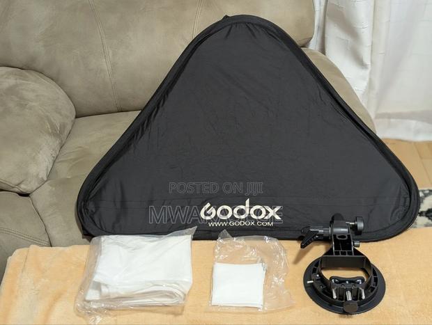Godox 60x60cm Portable Collapsible Softbox Kit - thumbnail 6