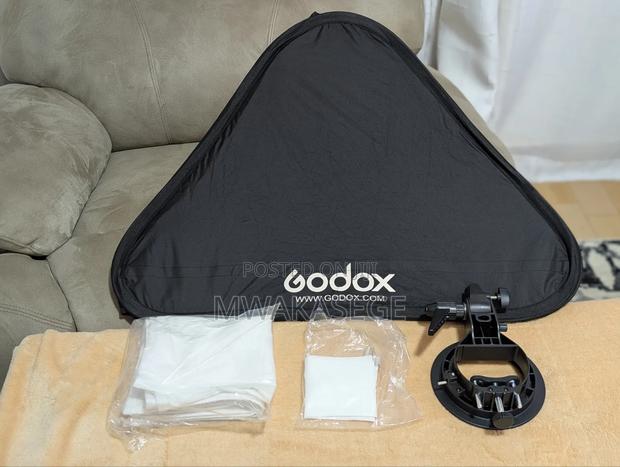 Godox 60x60cm Portable Collapsible Softbox Kit - thumbnail 7
