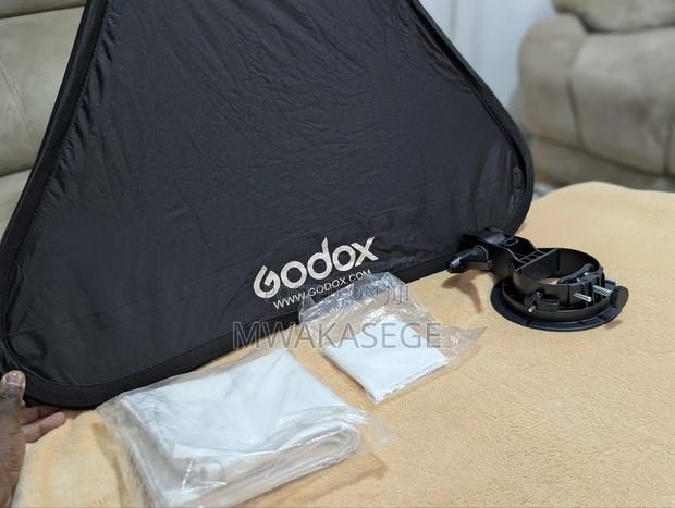 Godox 60x60cm Portable Collapsible Softbox Kit - thumbnail 8