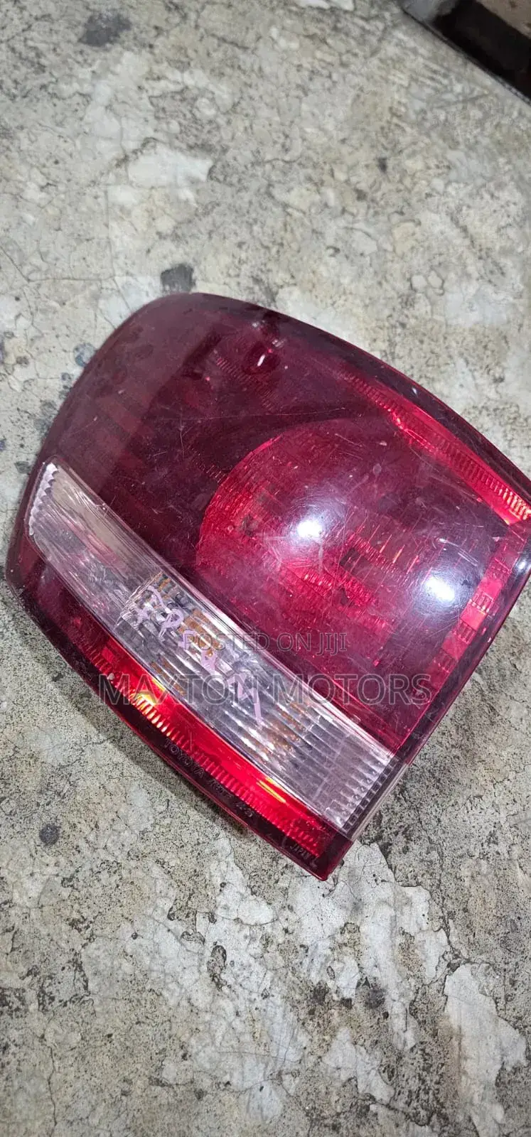 Taillight Toyota Ipsum 2002