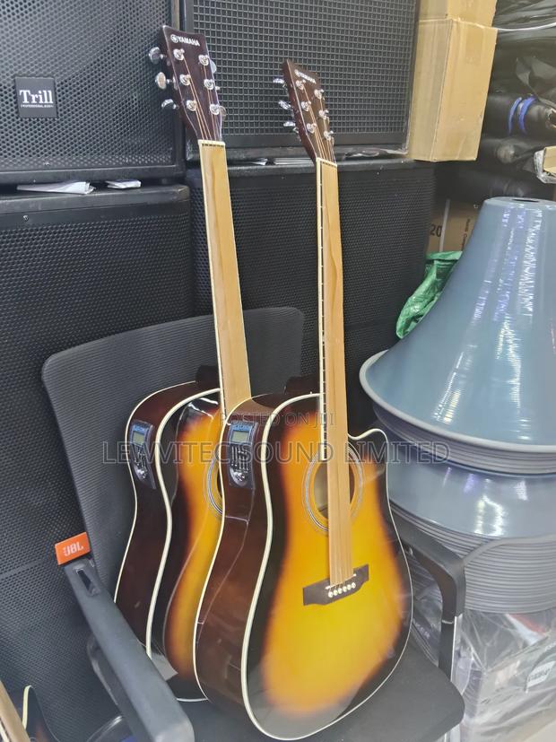Yamaha Full Semi Acoustic Guitar