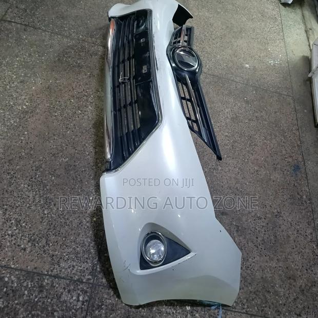 Toyota Auris 2014 Front Bumper Complete. - thumbnail 2