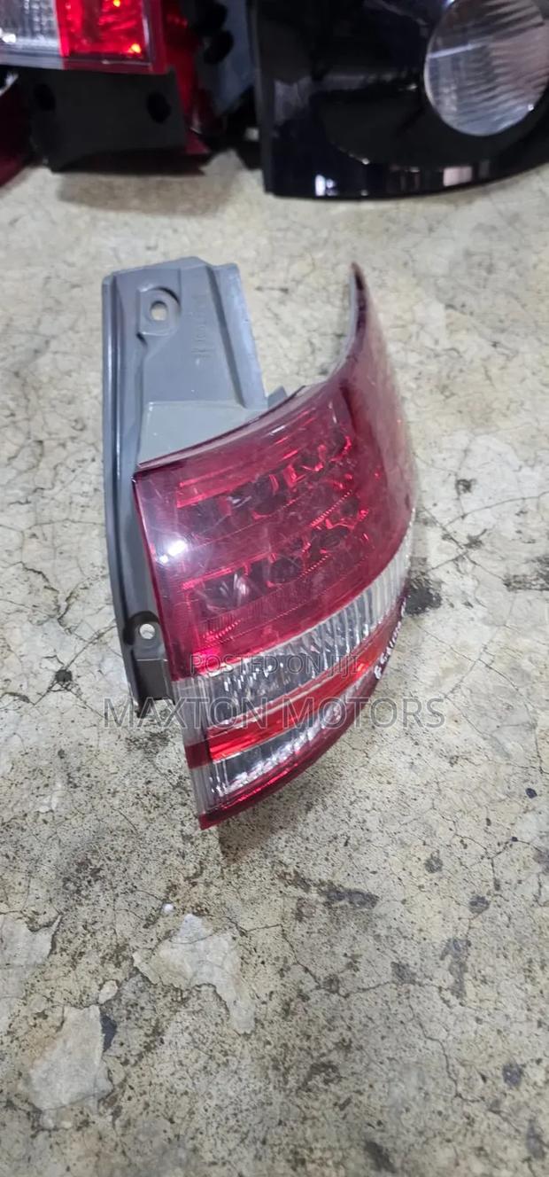 Taillight Estima 2008 ( Red ) - thumbnail 2