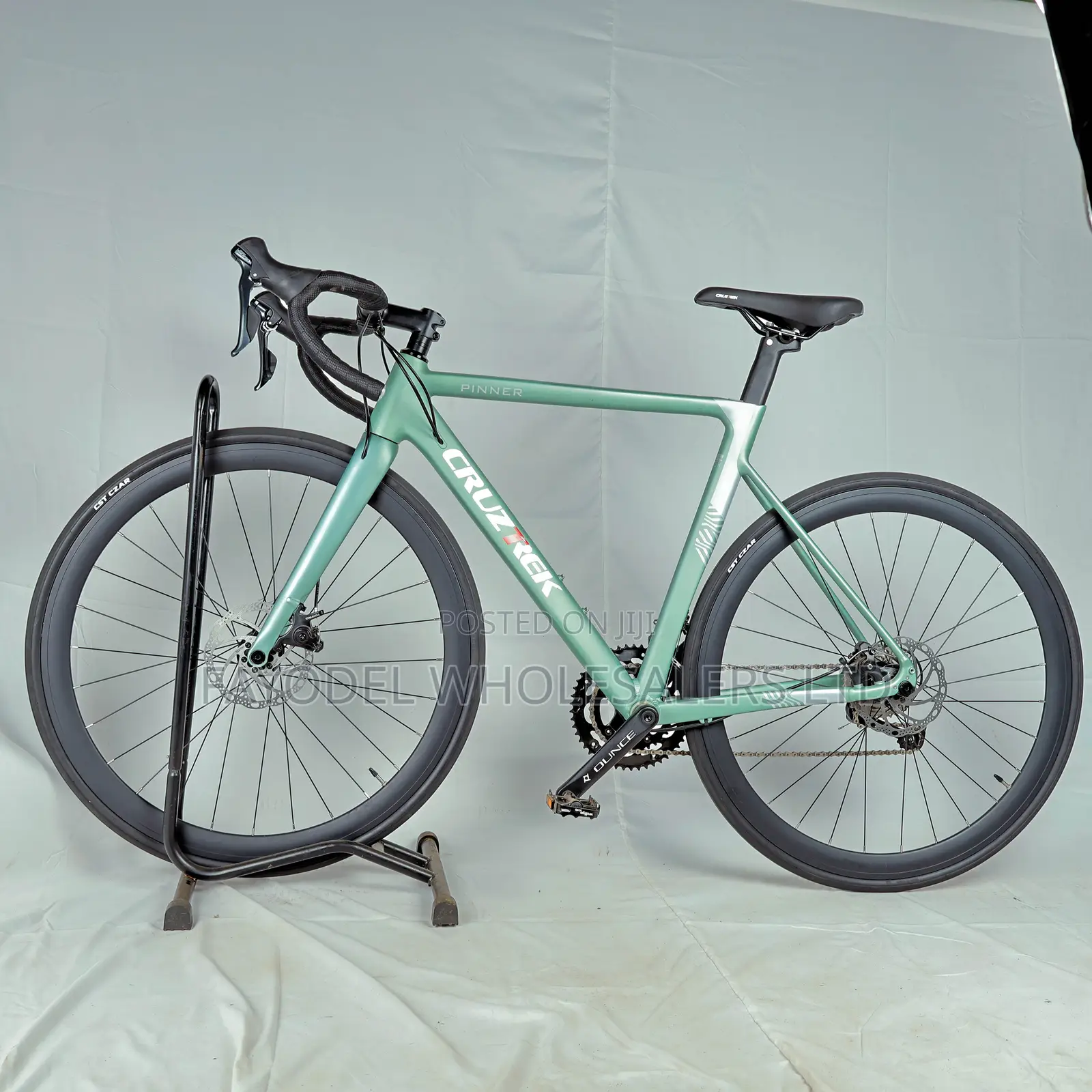 Cruztek 700 Pinner Carbon Bicycle – Stylish Light Green Edition
