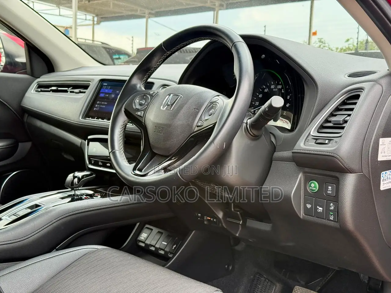Honda Vezel 1.5 Hybrid 2WD 2019 Red