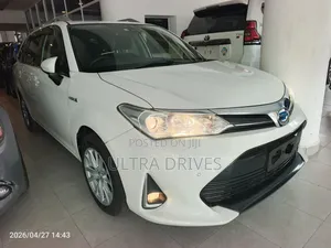 Toyota Corolla Fielder 1.5 Hybrid FWD 2019 White