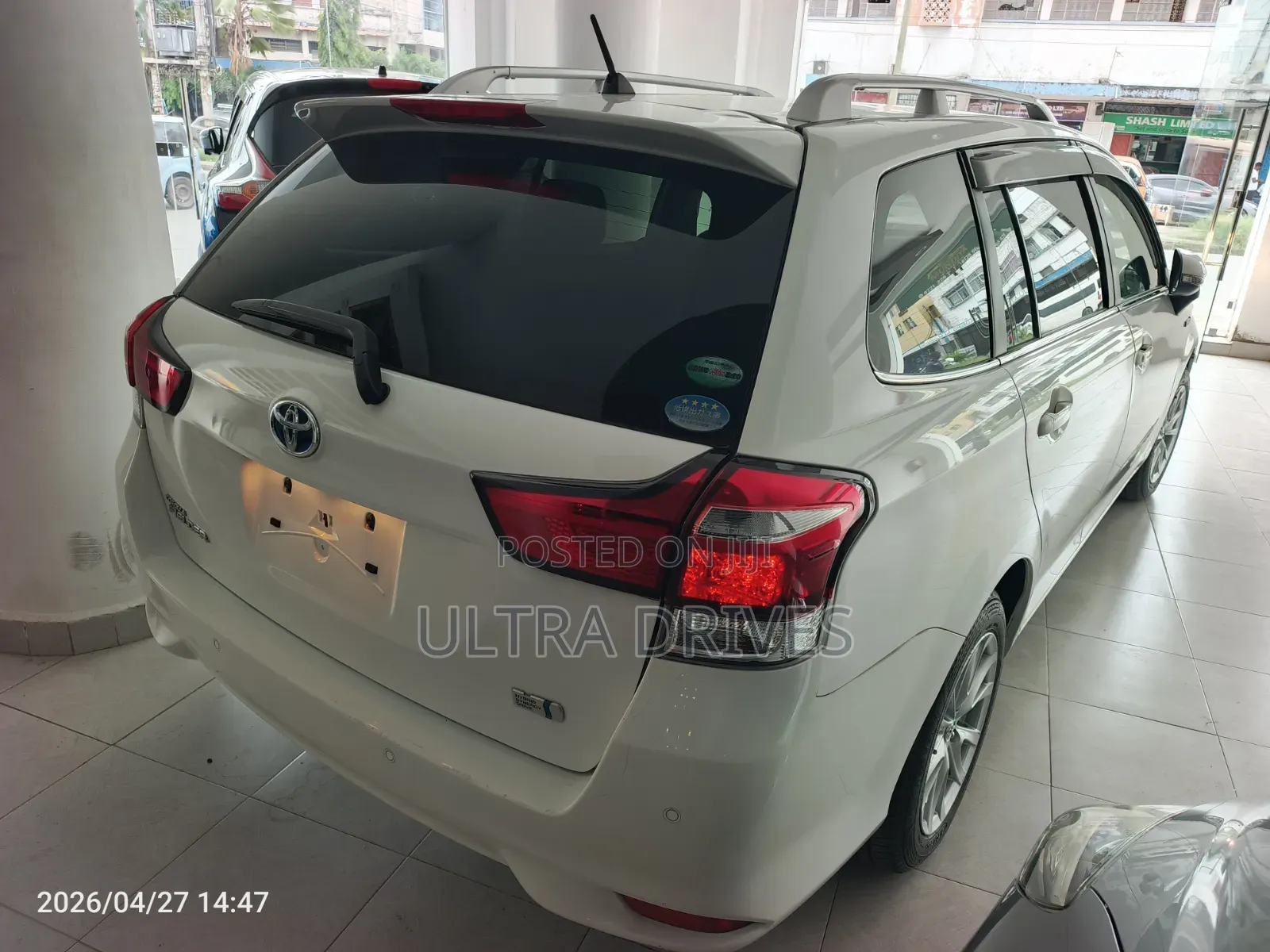 Toyota Corolla Fielder 1.5 Hybrid FWD 2019 White