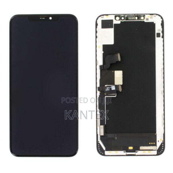 iPhone Xs Max Amoled Screen Replacement - thumbnail 3