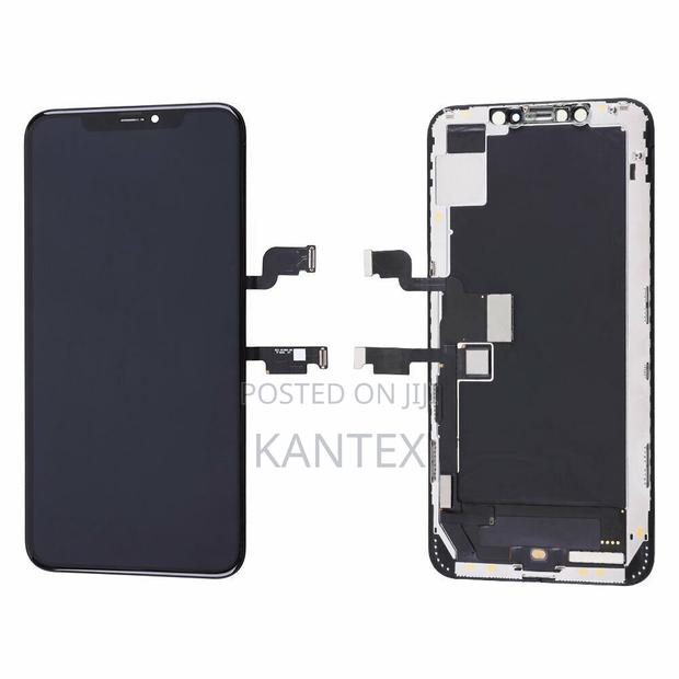iPhone Xs Max Amoled Screen Replacement - thumbnail 2
