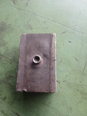 Engine Mount / Gearbox Mount Bracket Original Ex-Japan
