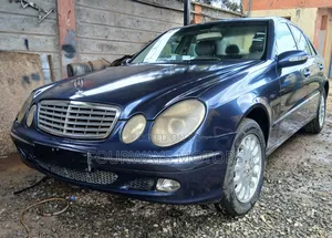 Mercedes-Benz E200 2002 Blue
