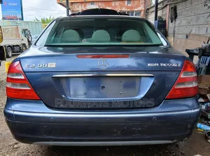 Mercedes-Benz E200 2002 Blue