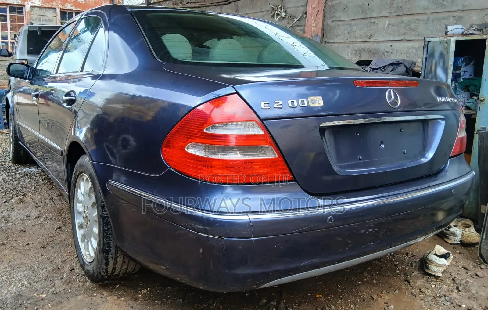 Mercedes-Benz E200 2002 Blue