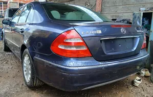 Mercedes-Benz E200 2002 Blue