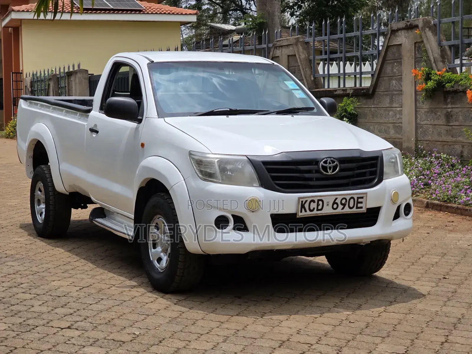 Toyota Hilux 2015 White