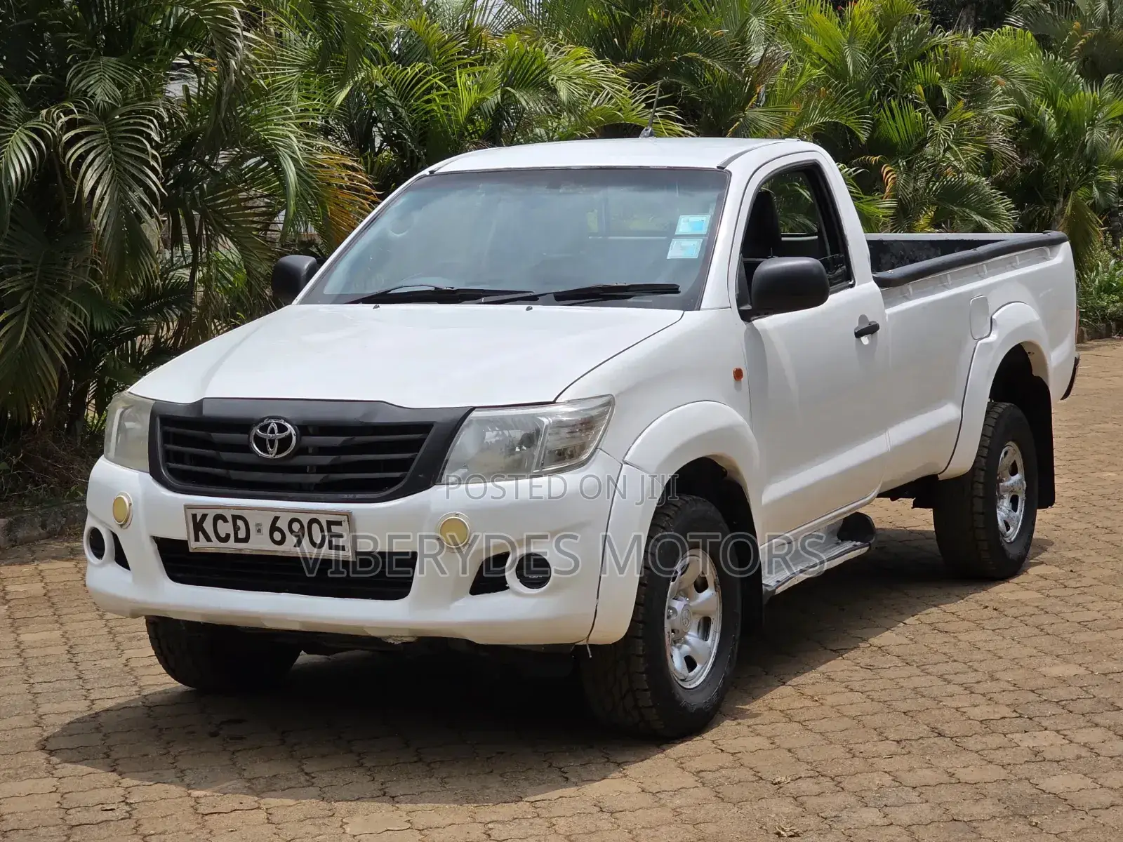 Toyota Hilux 2015 White