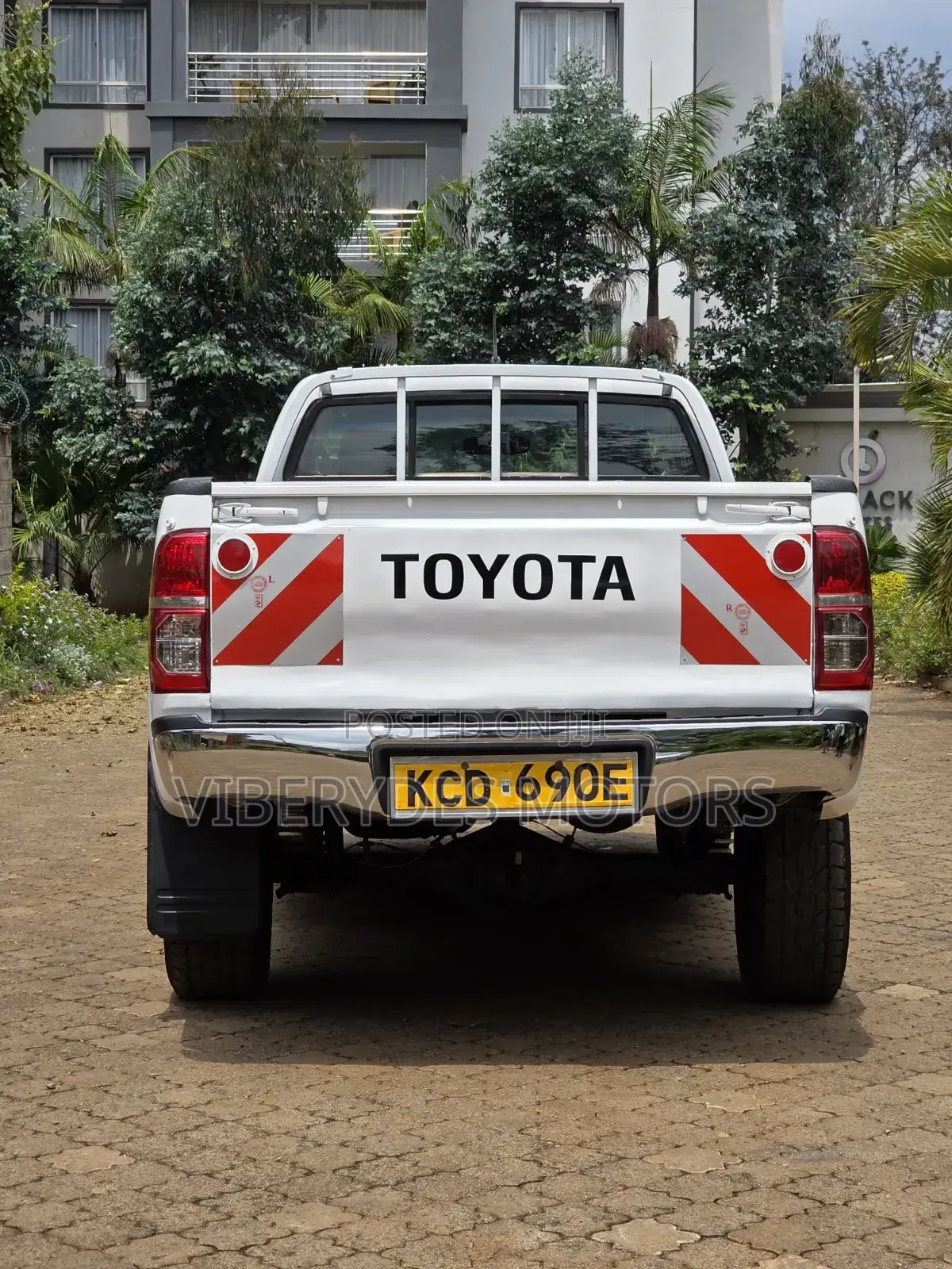 Toyota Hilux 2015 White