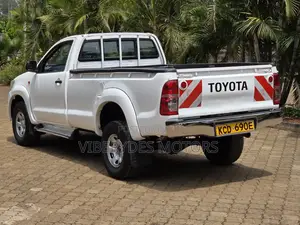 Toyota Hilux 2015 White