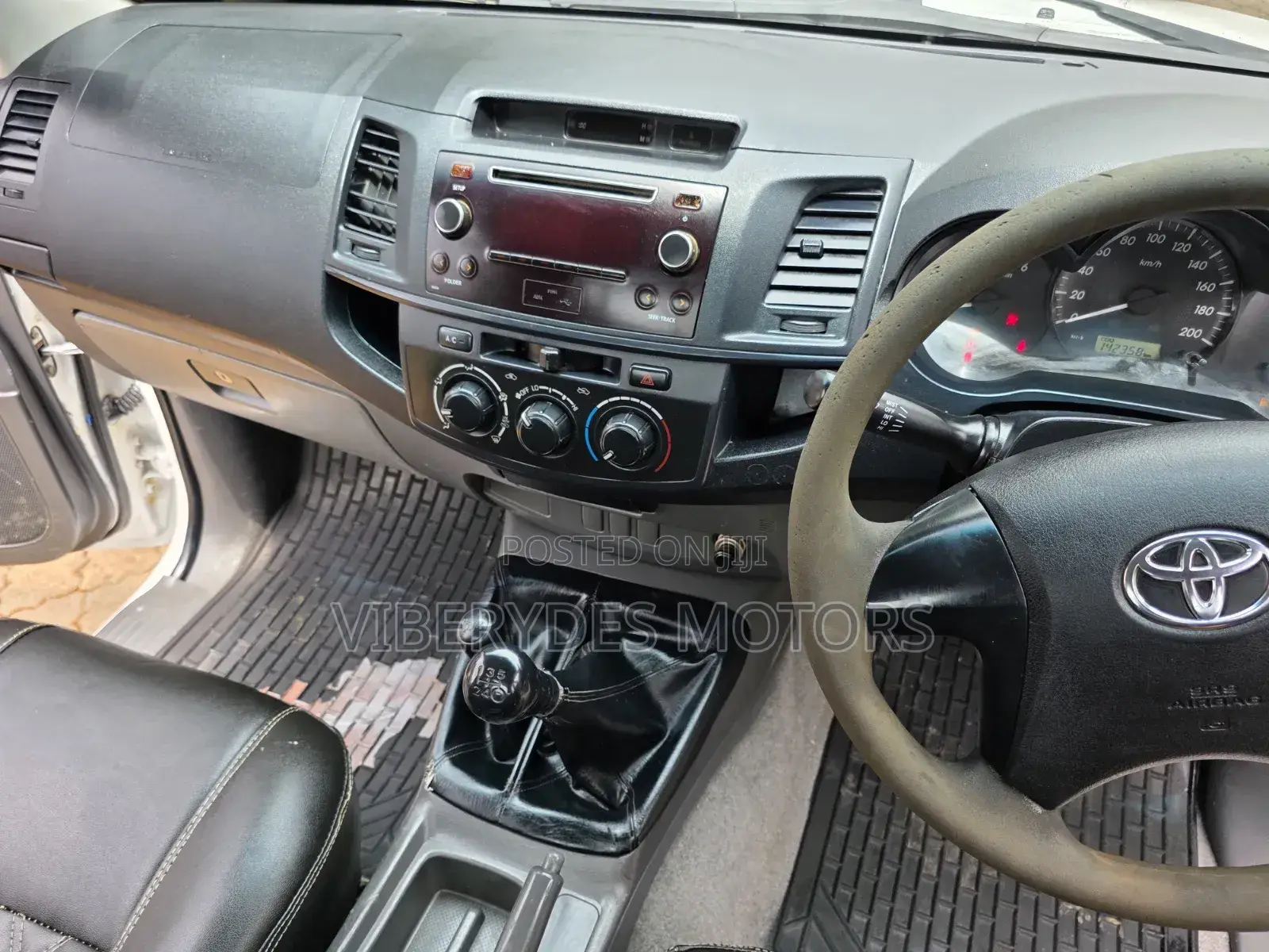 Toyota Hilux 2015 White