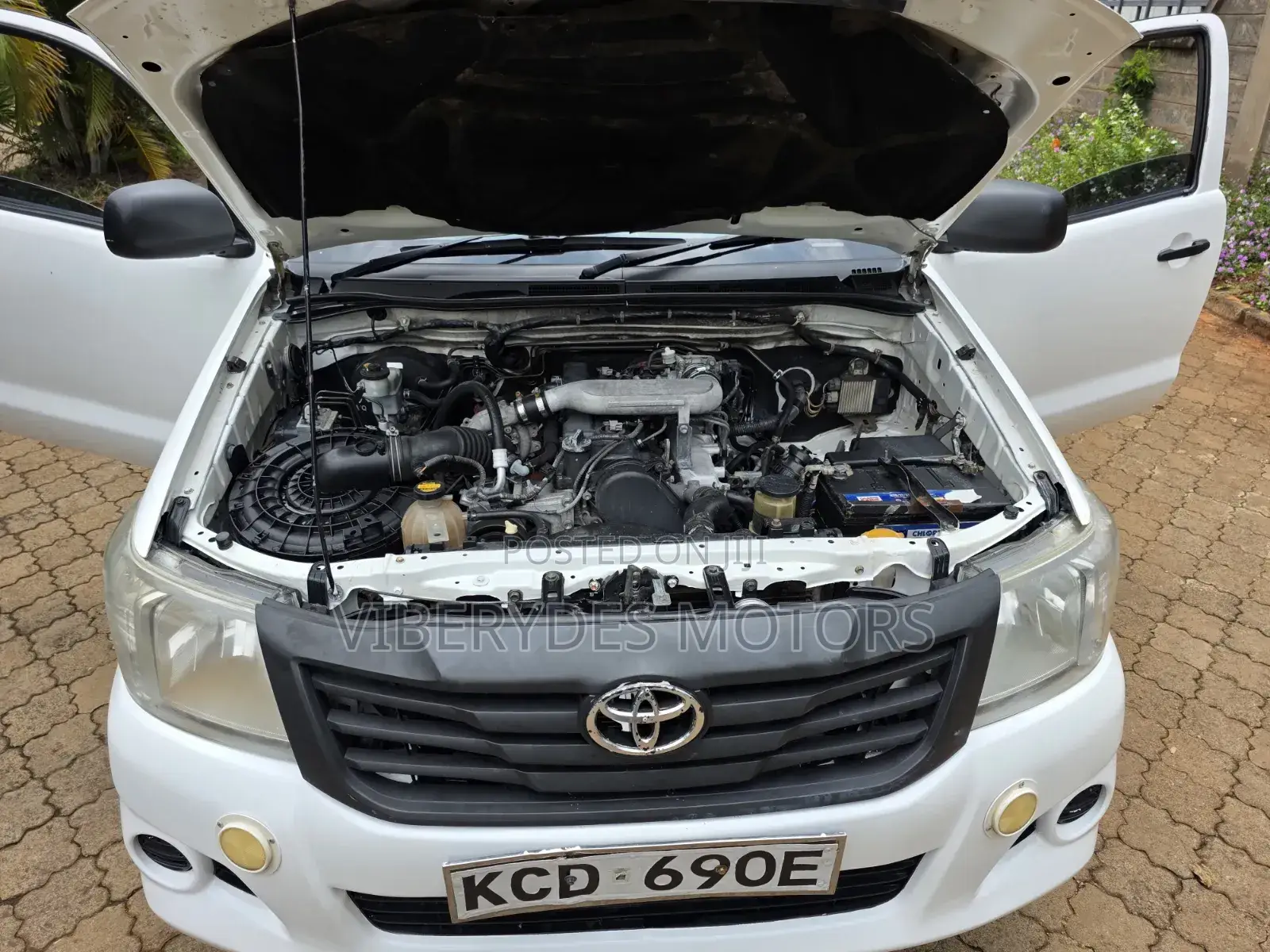 Toyota Hilux 2015 White