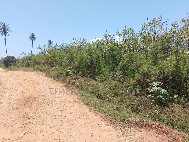 1.25 Acre Corner Plot | 3rd Row Galu-Kinondo | 3 Mins to Beach - thumbnail 5