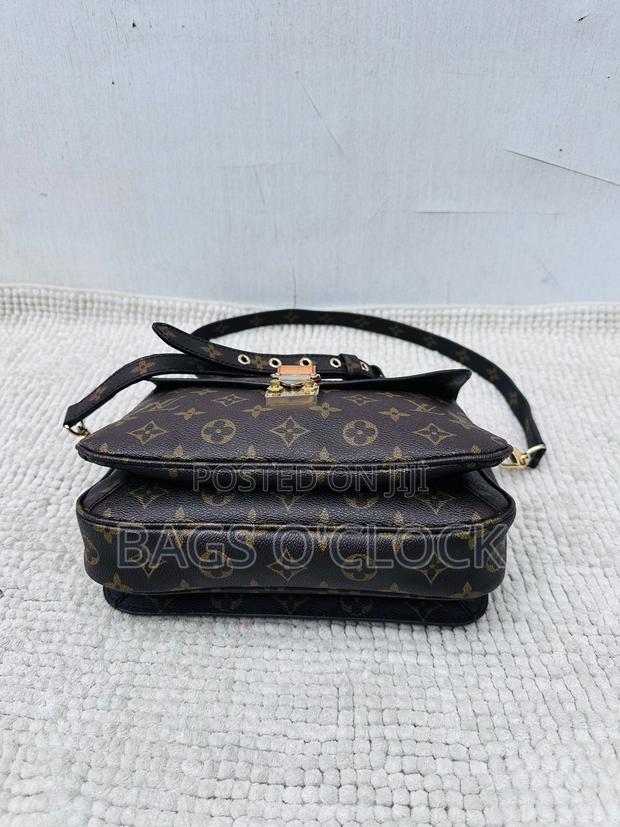 Authentic Lv Monogram Pochette Métis Handbag - thumbnail 4
