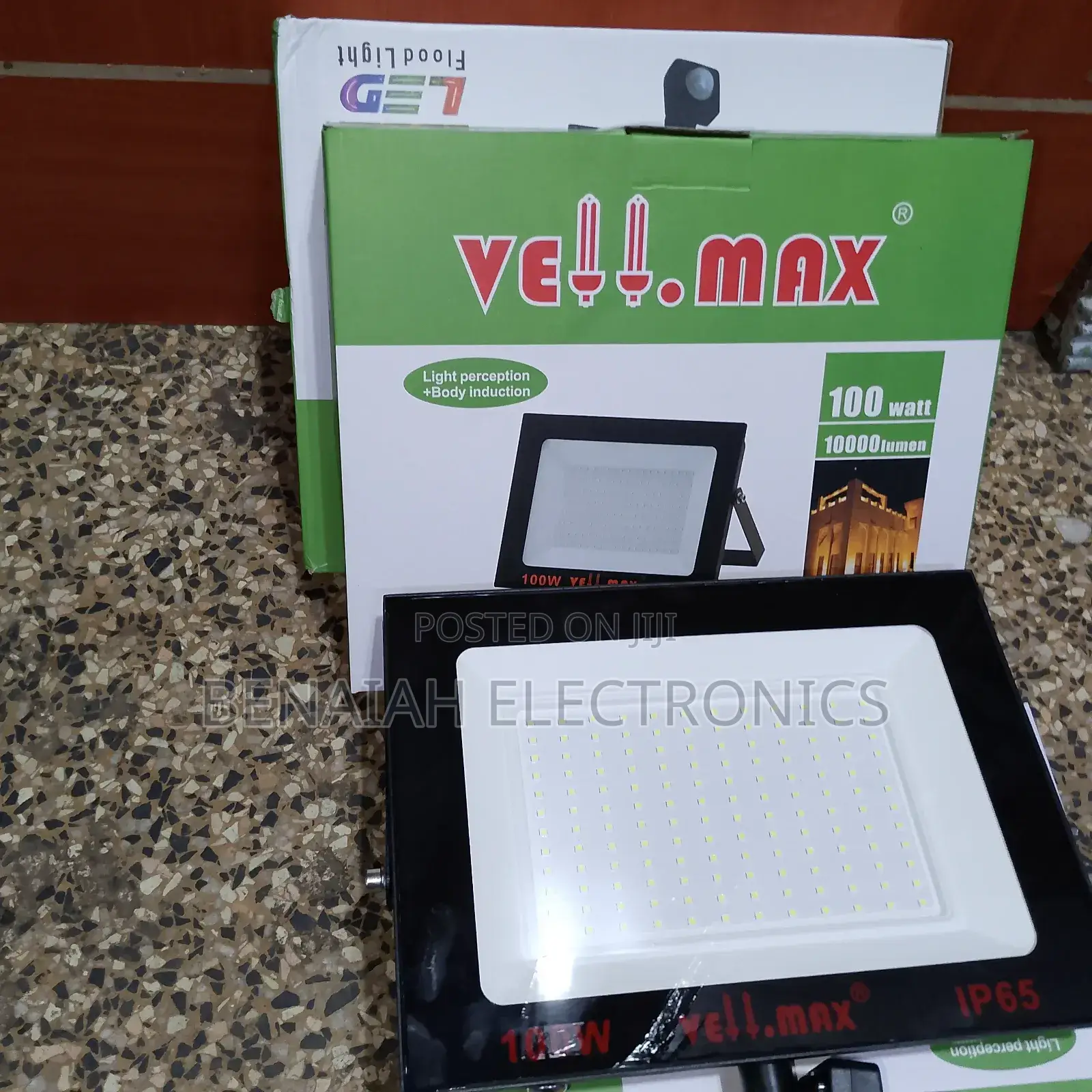 Vellmax Floodlight 100 Watts, Inbuilt Motion Sensor, High Quality Lamp