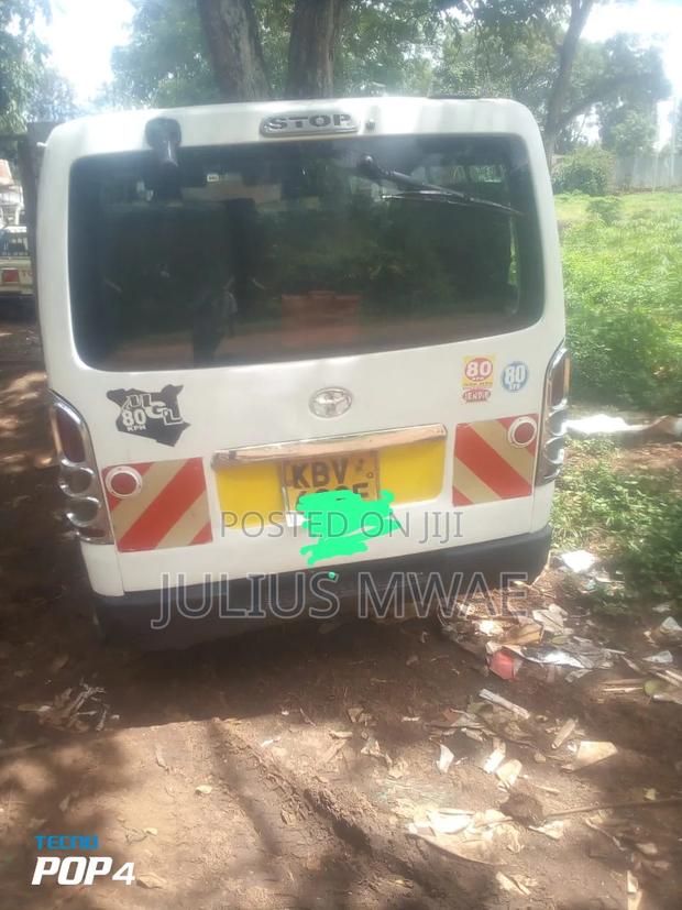 Toyota HiAce 2007 White
