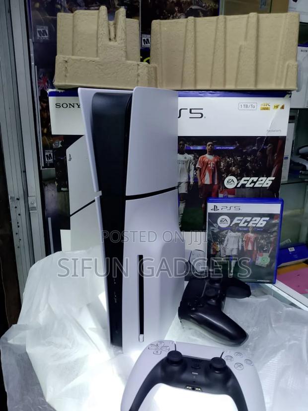 Ps5 Slim Boxed With 2 Controllers Fc26