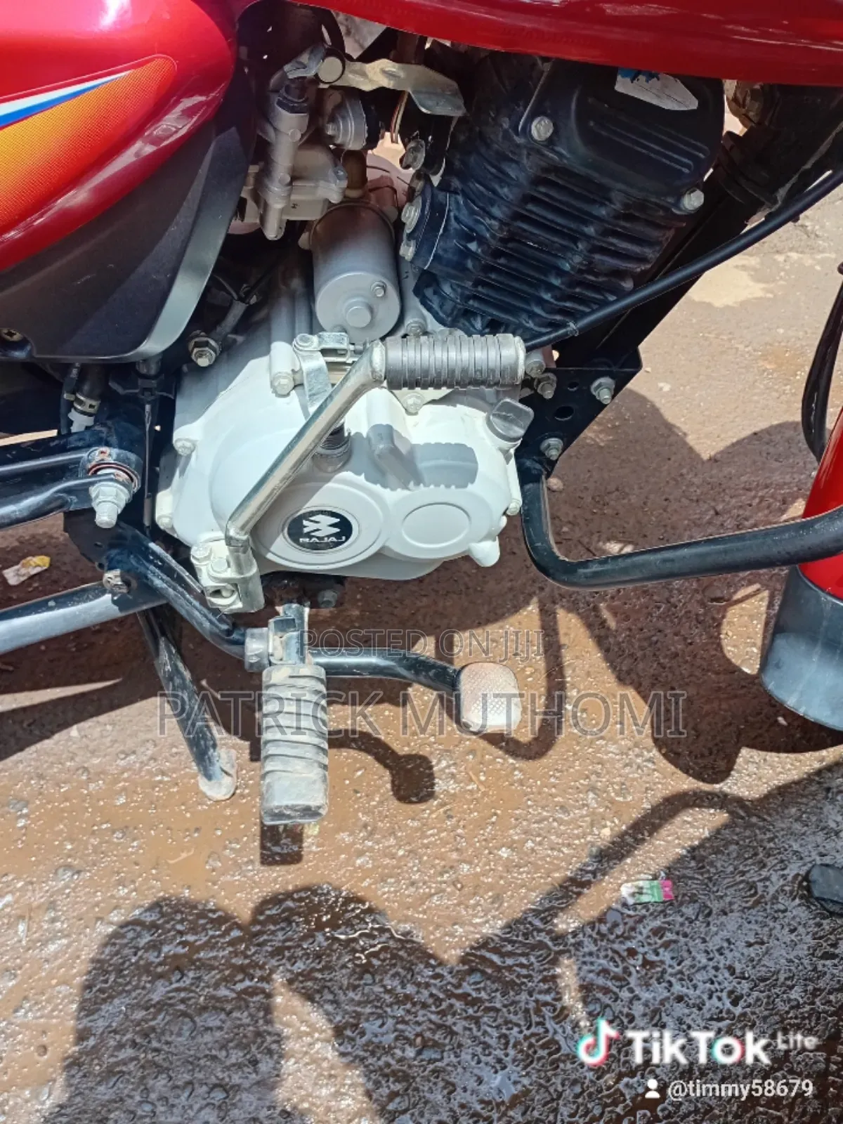 Bajaj Boxer 125 2026 Red