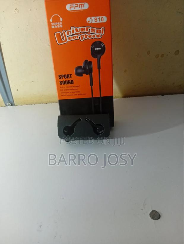 Universal Earphones - main view