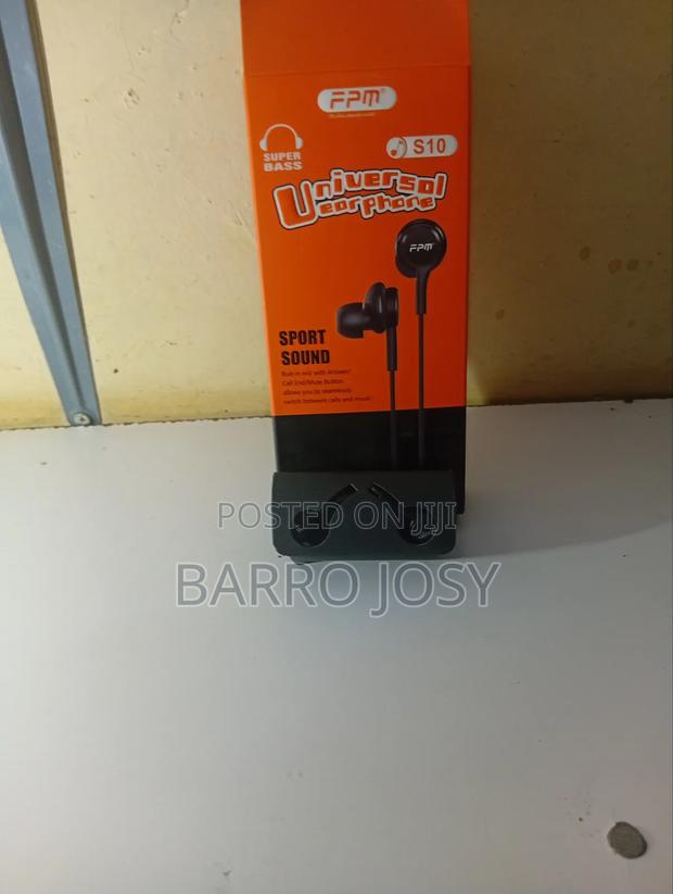 Universal Earphones - thumbnail 2