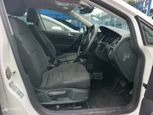 Volkswagen Golf 2019 White