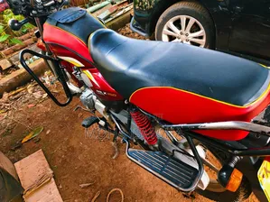 Bajaj Boxer BM100KS 2025 Red